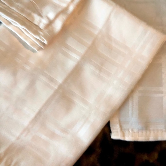 Plaid Cream Cloth Napkins - Picture 4 of 5